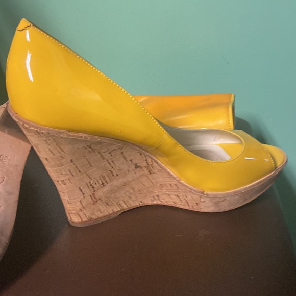 Aldo Bonou Yellow patent leather wedges with matching purse as a set. - Picture 2 of 8